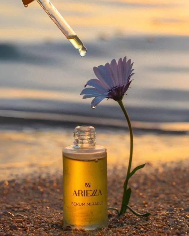 Se reconnecter à l'essentiel, tout en cultivant le calme et la sérénité, pour l'esprit comme pour votre peau 🌿✨

Plongez dans un moment de détente, où chaque geste de soin devient une invitation à la paix intérieure 🌊💆‍♀️

#AriezzaCosmectics #Sérénité #BienÊtre #RituelDeSoin #PauseBienÊtre

Photographie : @lola_campello